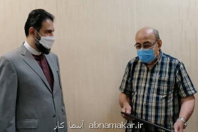با حضور معاون هنری وزیر ارشاد؛ سیمون آیوازیان نشان درجه یك هنری گرفت